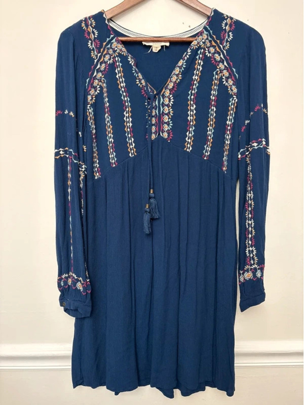 Nurture by Westbound Navy Embroidered Boho Peasant Dress Tassel Tie Size Medium